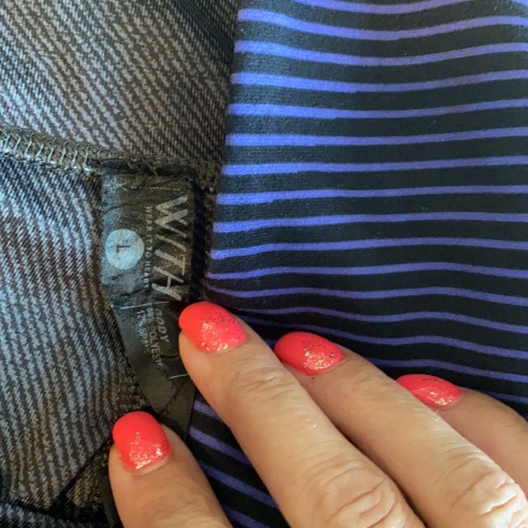 Peloton With Purple stripes size L leggings - Picture 5 of 6